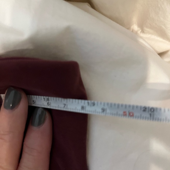 NWT maroon Banana Republic sleeveless blouse - Picture 5 of 5